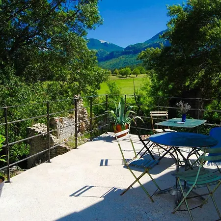 Le Hameau Des Liesses Frühstückspension *